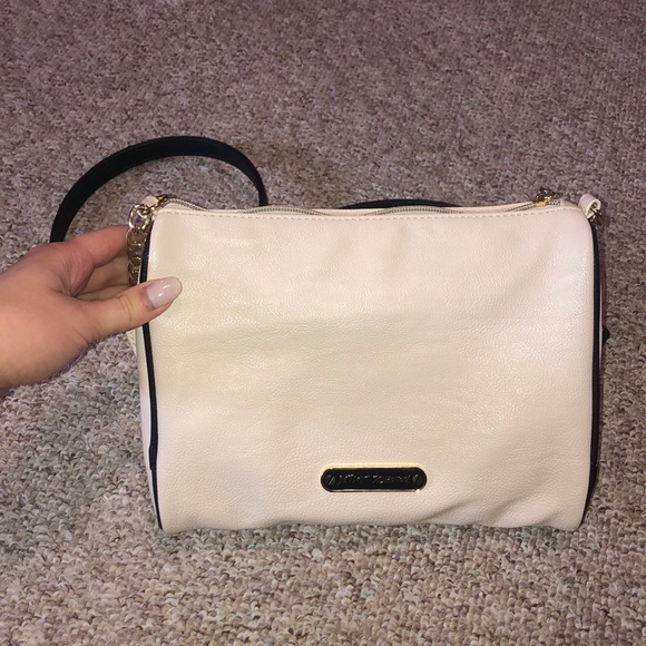 Betsey Johnson Purse - Picture 3 of 6